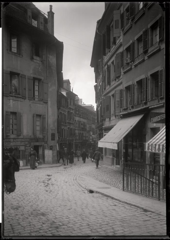 Vue de la rue du Pré, actuelle rue centrale.