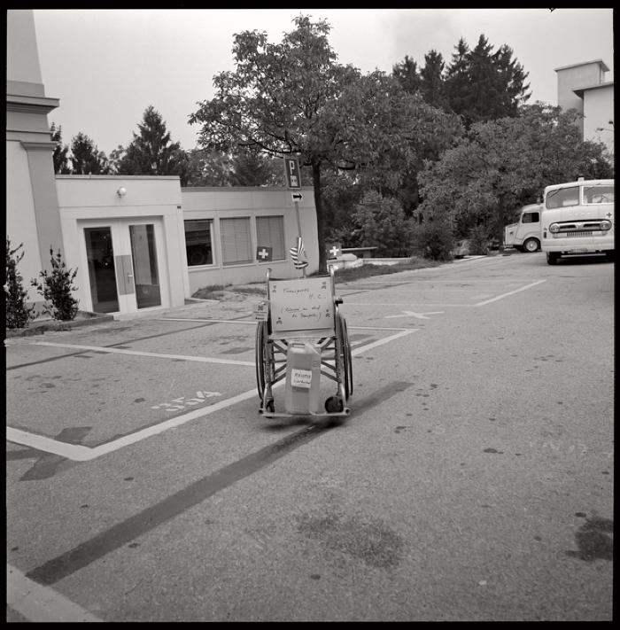 Hôpital cantonal: véhicule.