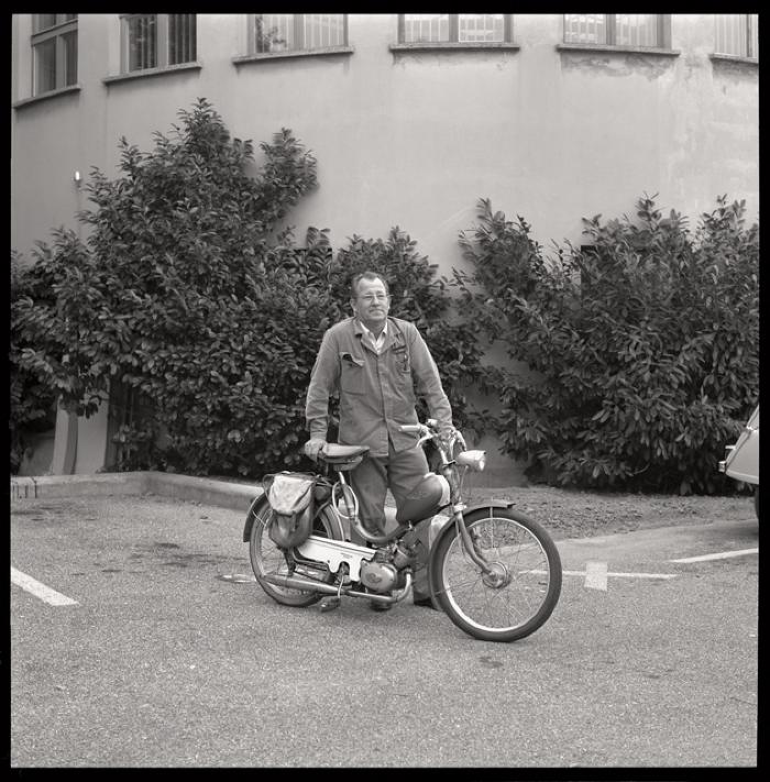 Hôpital cantonal: véhicule.