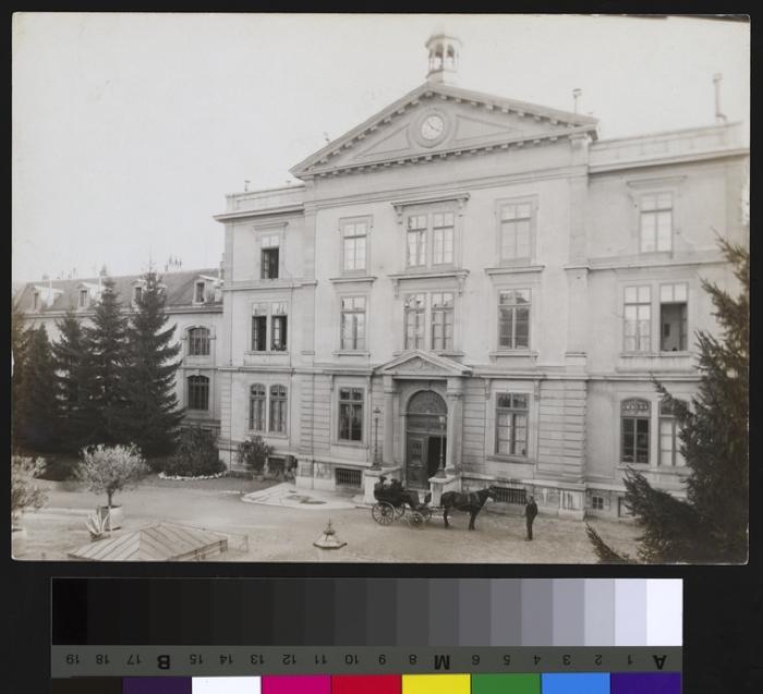 Hôpital cantonal: façade et cour nord.