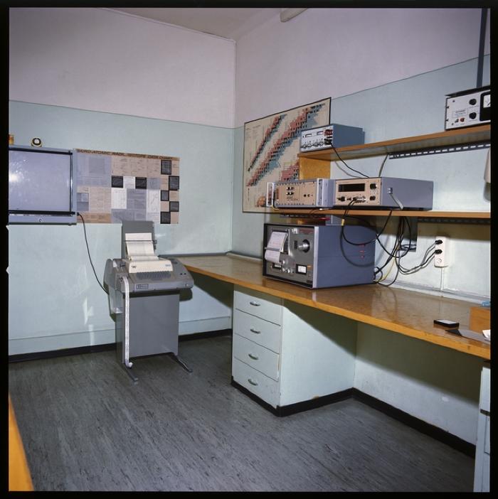 Service de radiologie: laboratoire (radio isotopes ?)