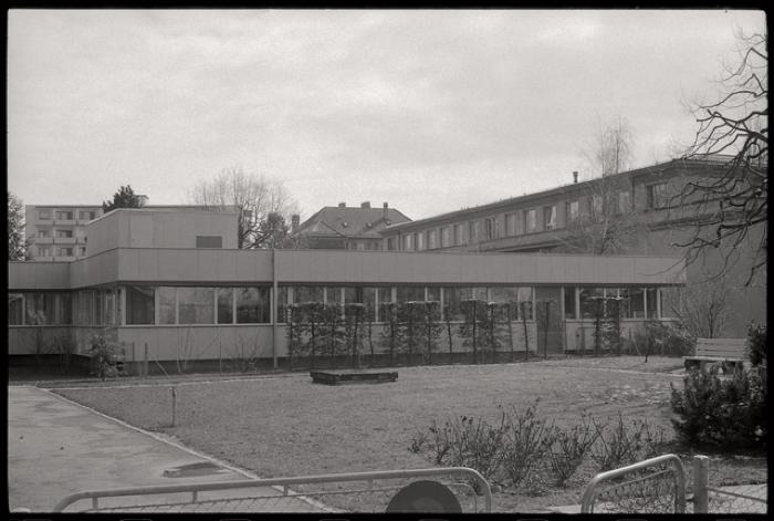 Pavillon des prématurés: vue extérieure de la façade ouest.