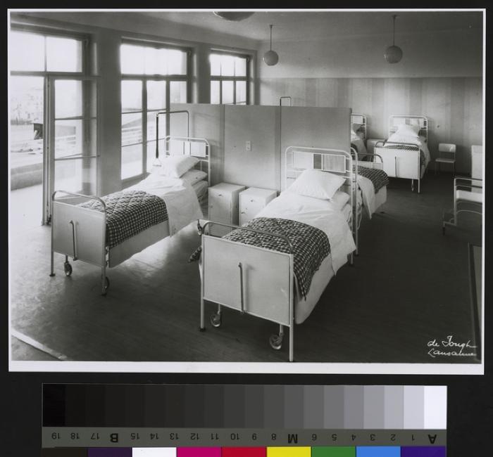 Hôpital Nestlé: chambre à dix lits.